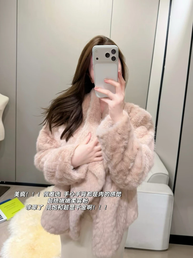 人造皮草 柔雾奶兔千金感软软软环保草草矜贵大翻领保暖加厚外套