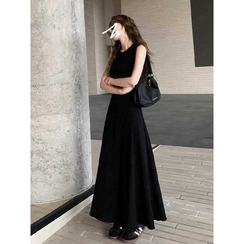 黑色无袖背心连衣裙子女夏季新款法式气质海边度过风收腰大摆长裙