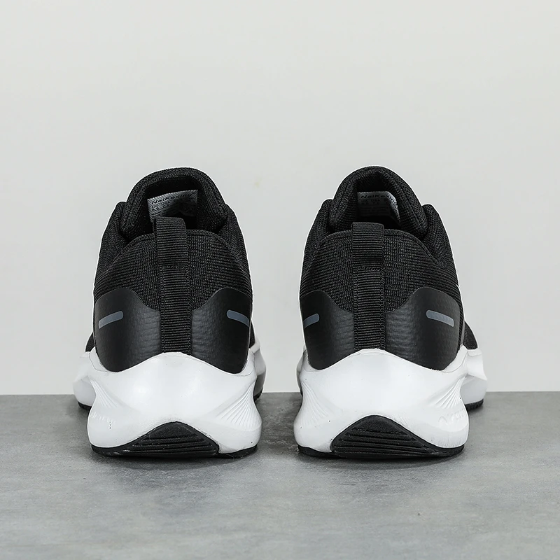 品牌跑步鞋断码耐磨男公路减震透气休闲潮流篮球鞋潮鞋百搭网面