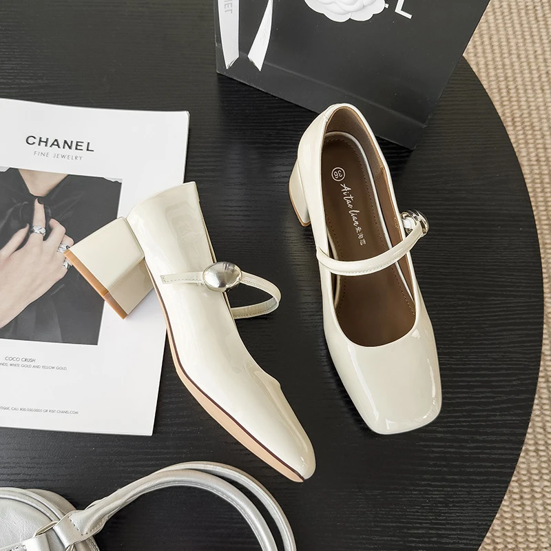 2025法式百搭复古方头玛丽珍浅口一字带粗跟英伦风单鞋