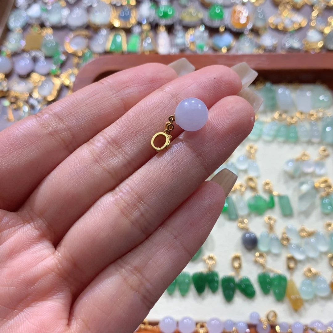 翡翠18K金镶嵌颈饰翡翠