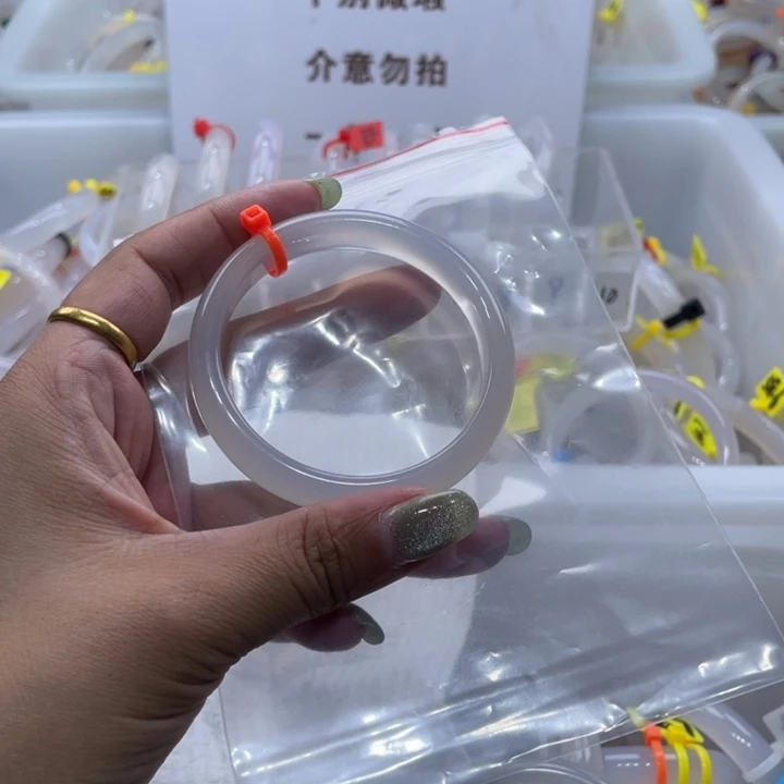 手镯玛瑙/玉髓未镶嵌