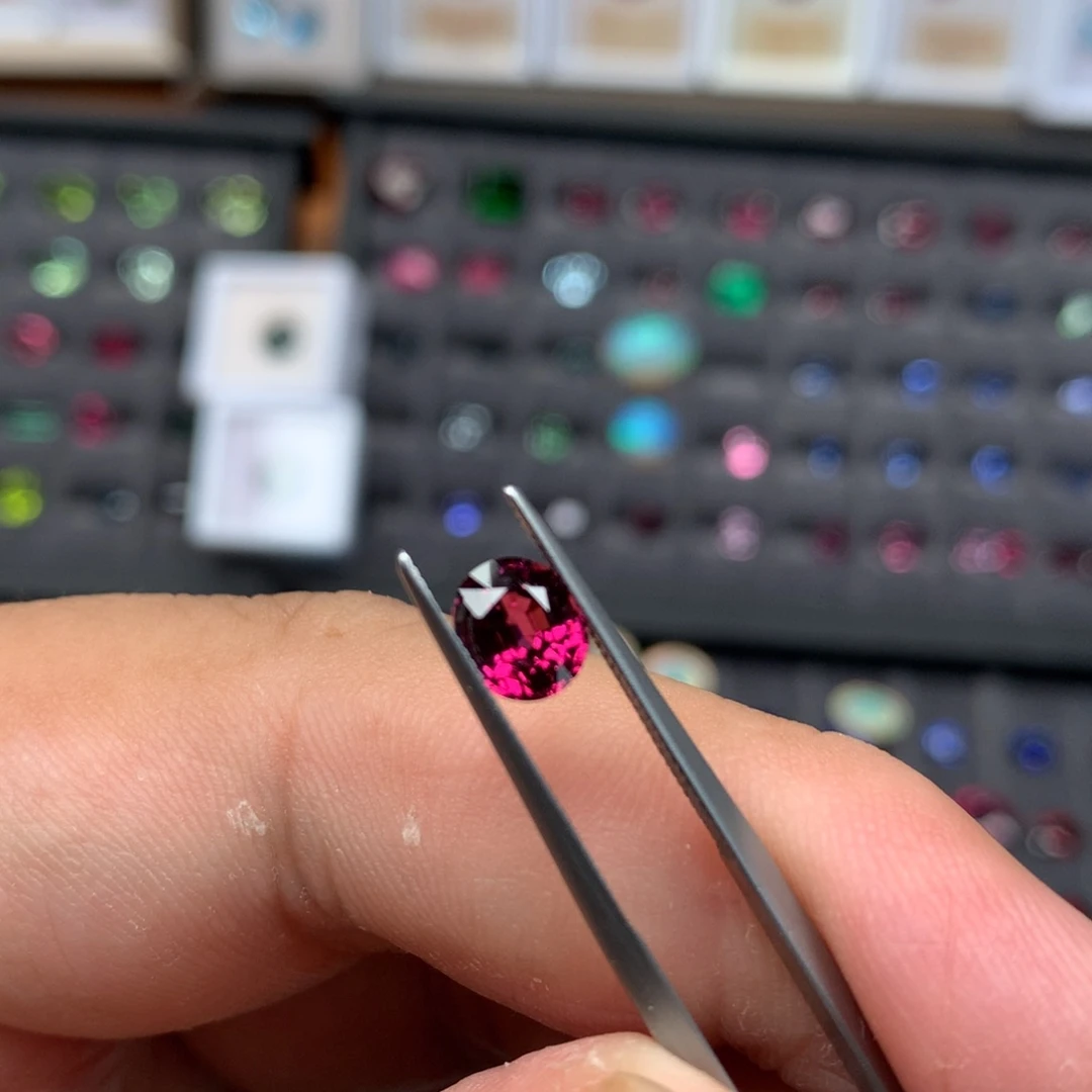 石榴石（紫牙乌）裸石未镶嵌1.435ct