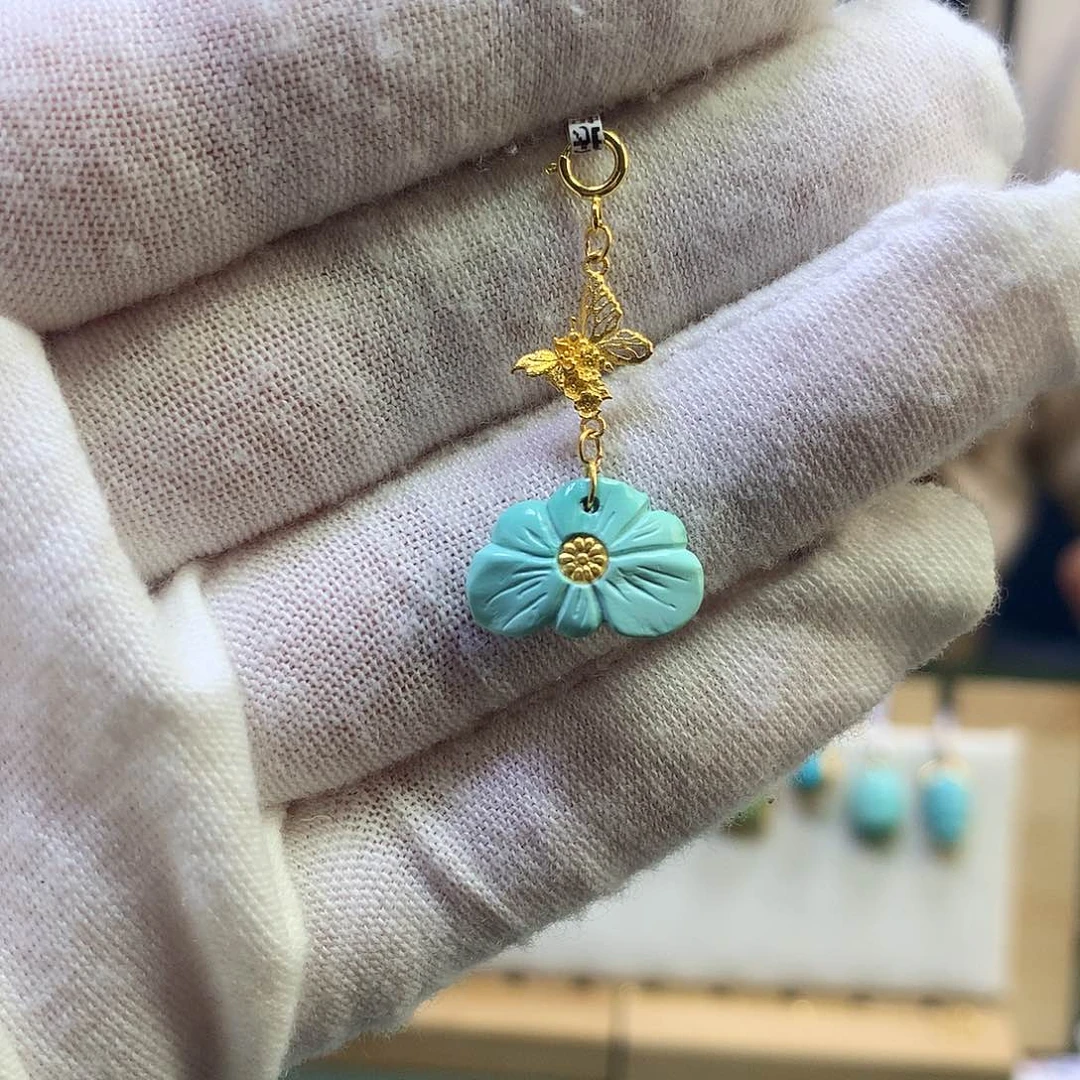 绿松石吊坠18K金镶嵌