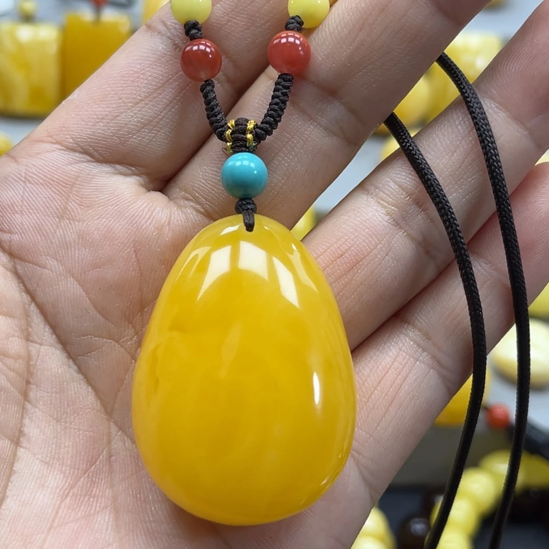 蜜蜡未镶嵌珠宝奇石