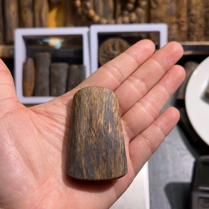 吊坠沉香绿棋楠吊坠10.3克