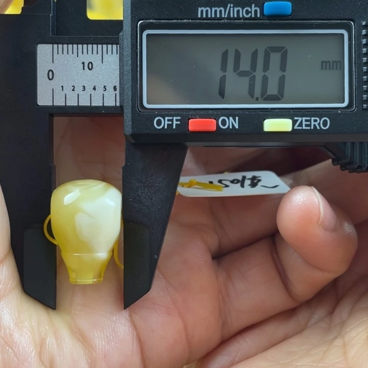 琥珀未镶嵌裸石25
