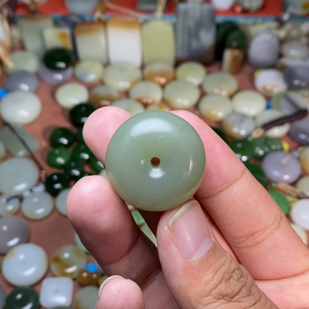 和田玉未镶嵌吊坠(不含链)