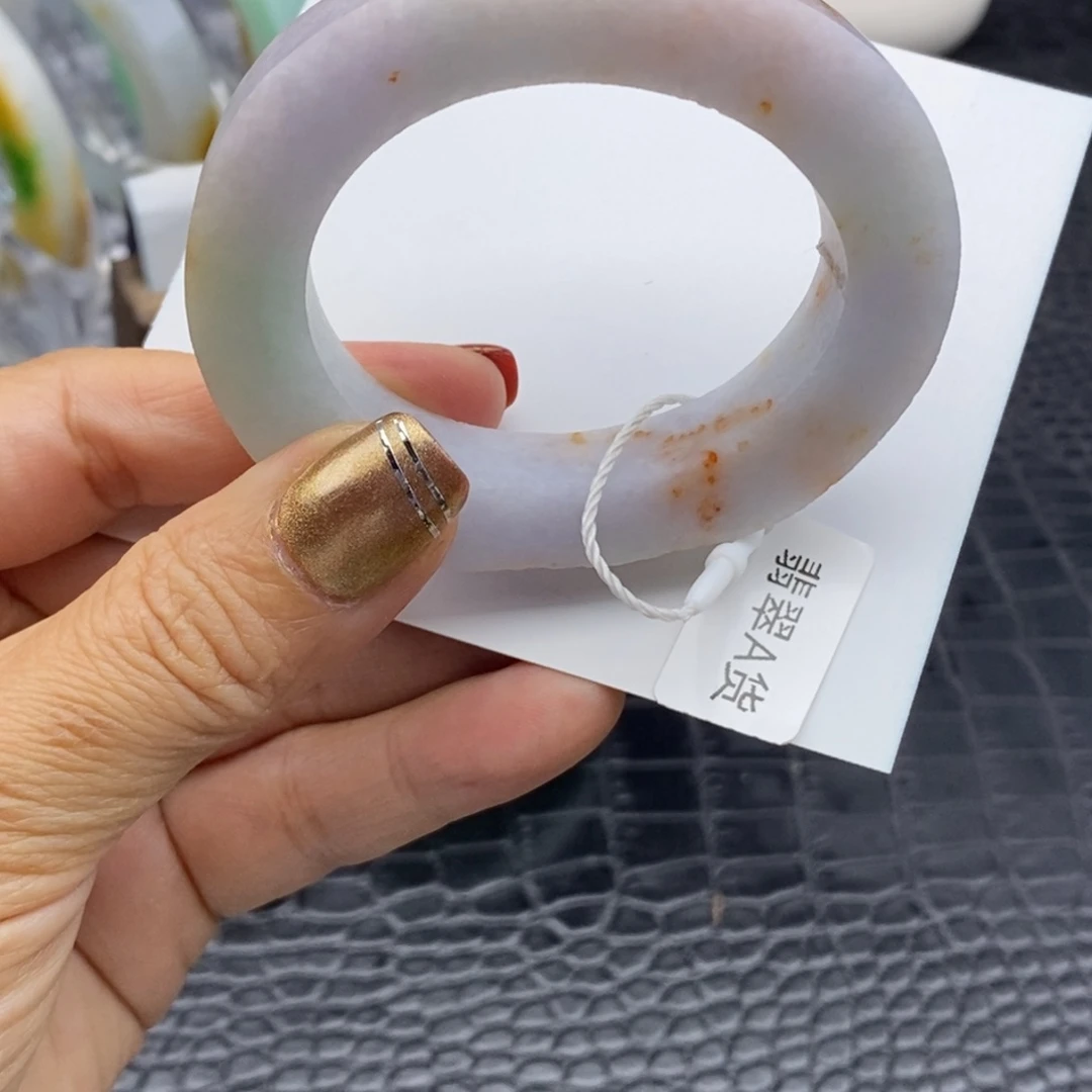 定制翡翠未镶嵌翡翠手镯