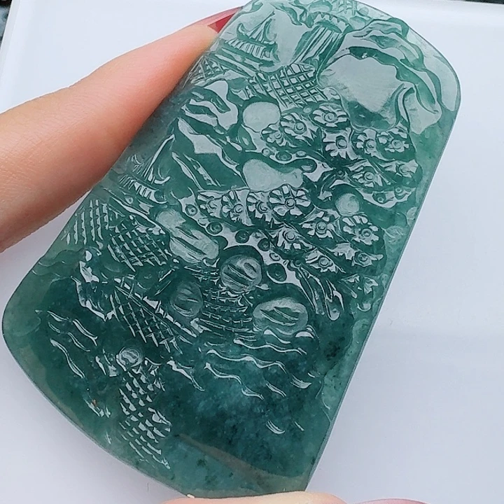 翡翠未镶嵌颈饰多样性发其一