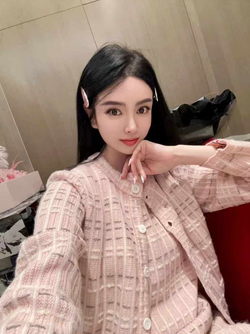 DL乐乐家【秋日雏菊】法式纹理圆领长袖开衫背心半裙千金风修身套装