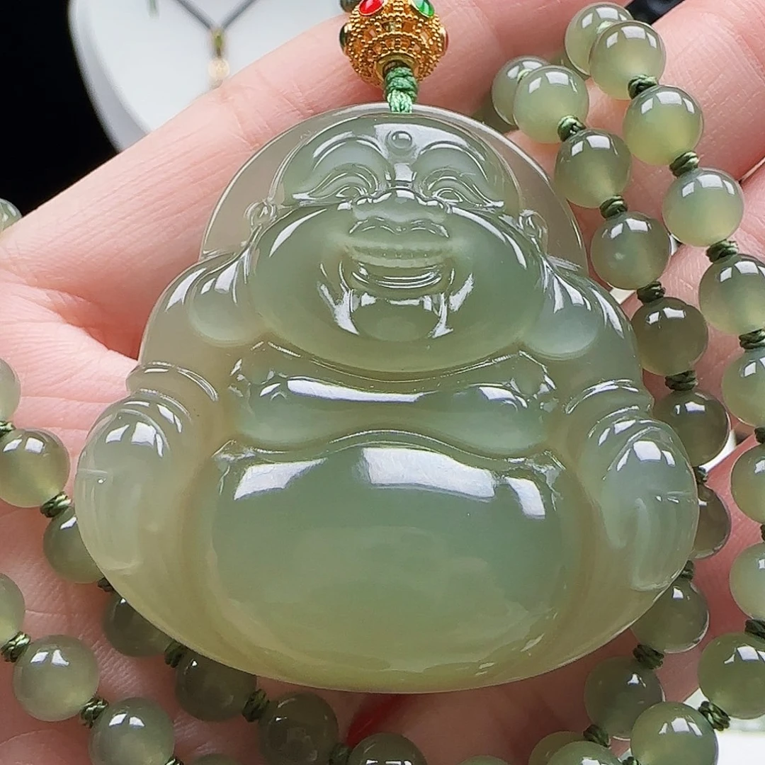 和田玉足金镶嵌颈饰