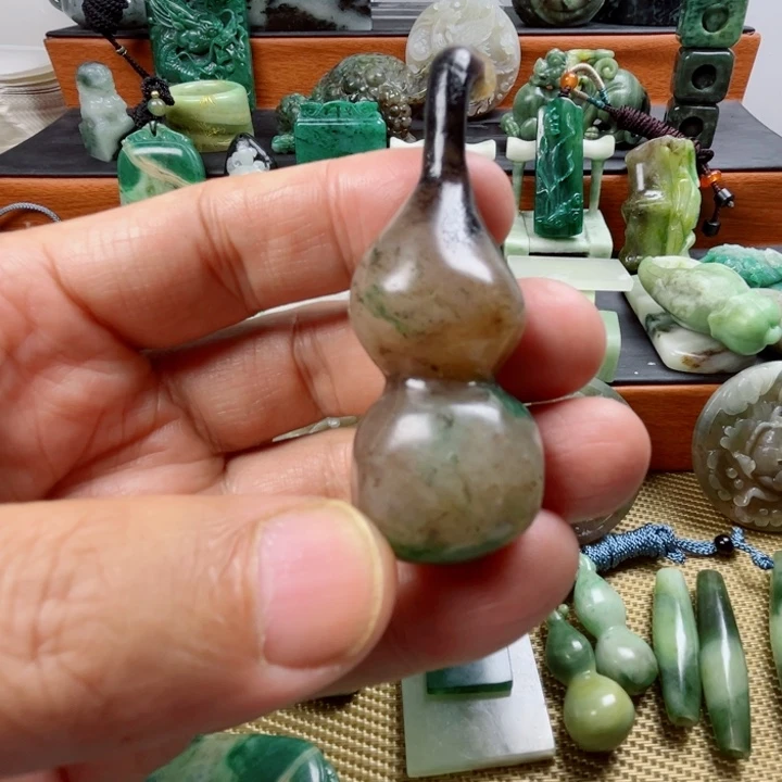 独山玉未镶嵌珠宝半成品