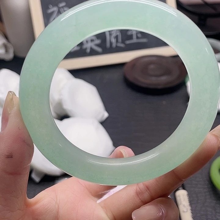 石英岩玉未镶嵌手镯70