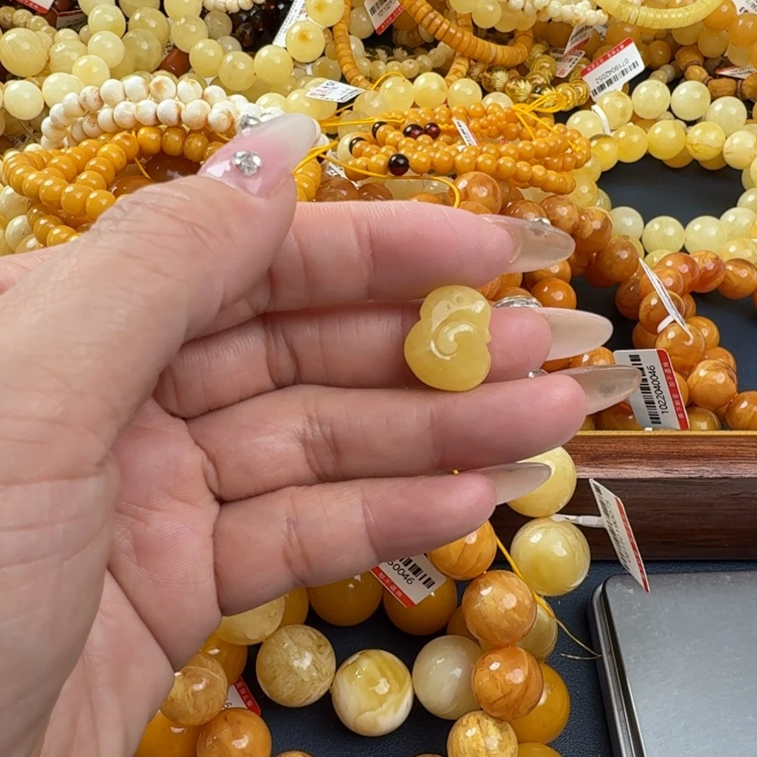 琥珀未镶嵌珠宝奇石