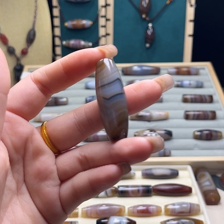 玛瑙/玉髓未镶嵌吊坠(赠链)