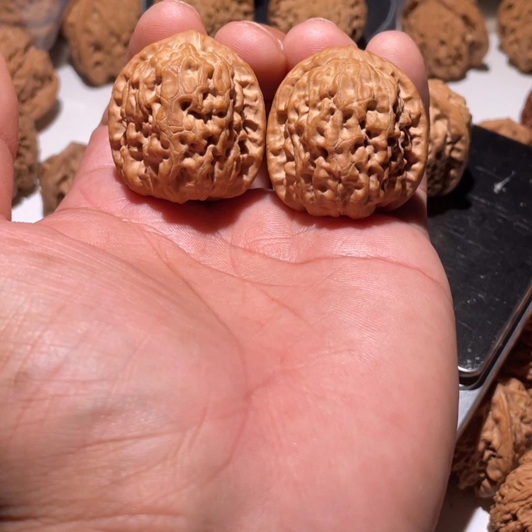 文玩核桃吊坠喜**樂霸王