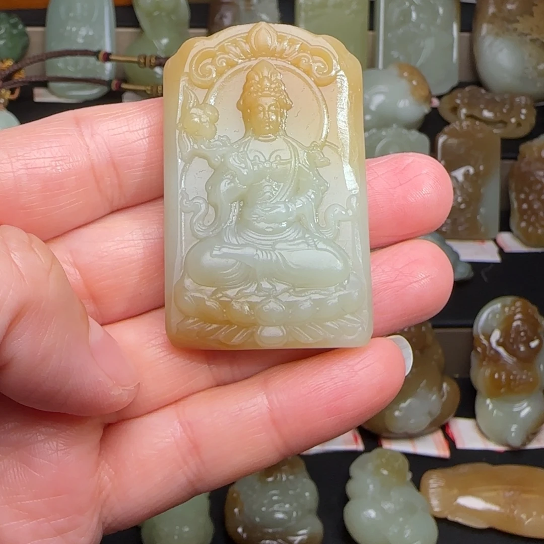 修***哥和田玉未镶嵌颈饰