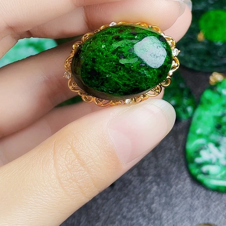 翡翠银S925镶嵌颈饰多样性