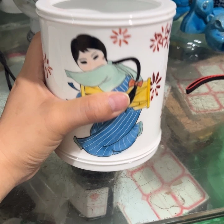 绍***川瓷景德镇陶瓷笔筒