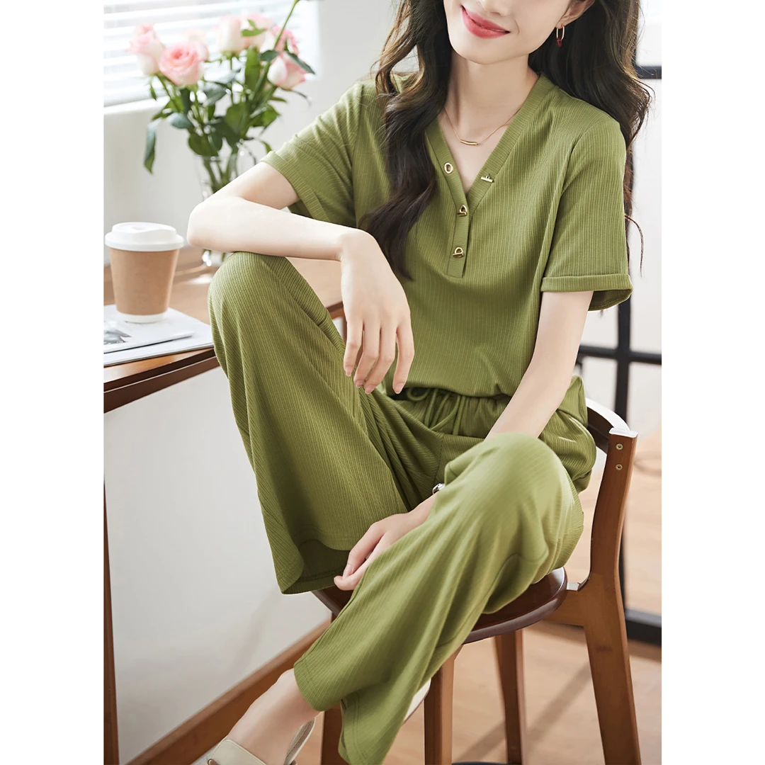 沫晗依美2025夏季新款简约V领T恤松紧腰休闲肌理裤长裤女套装0510