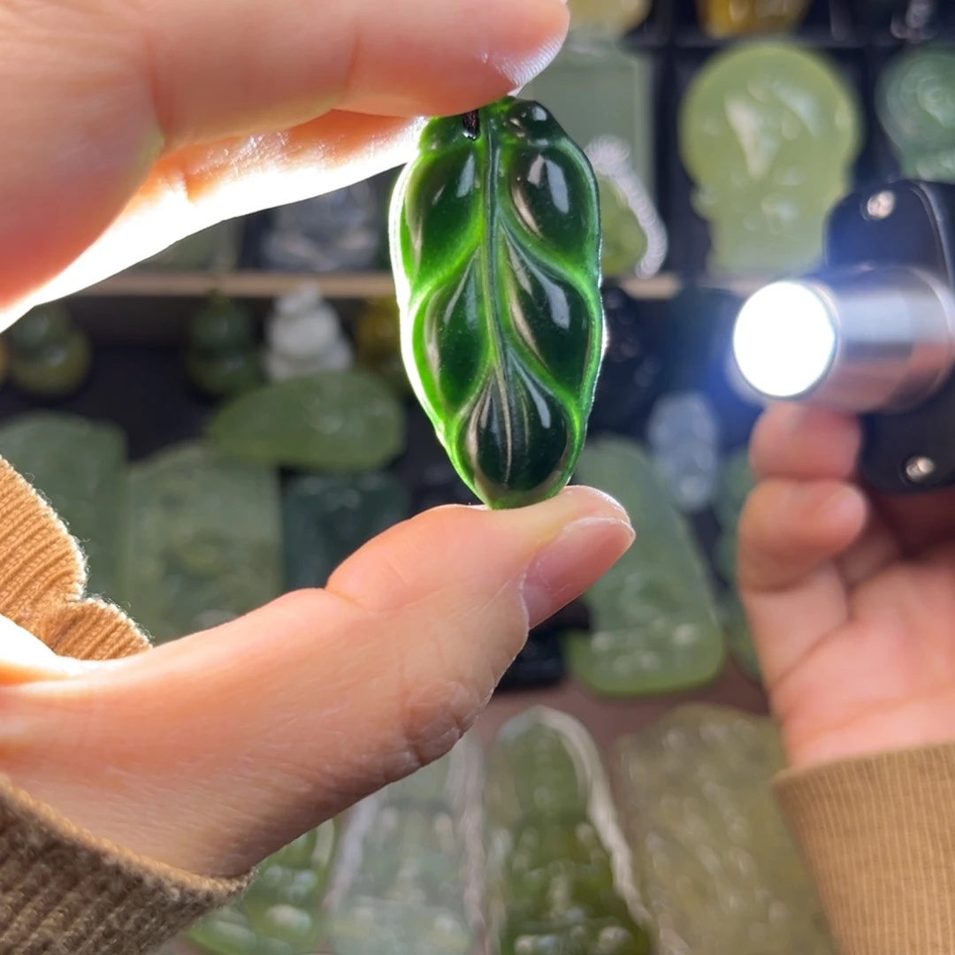 蛇纹石玉未镶嵌吊坠(不含链)