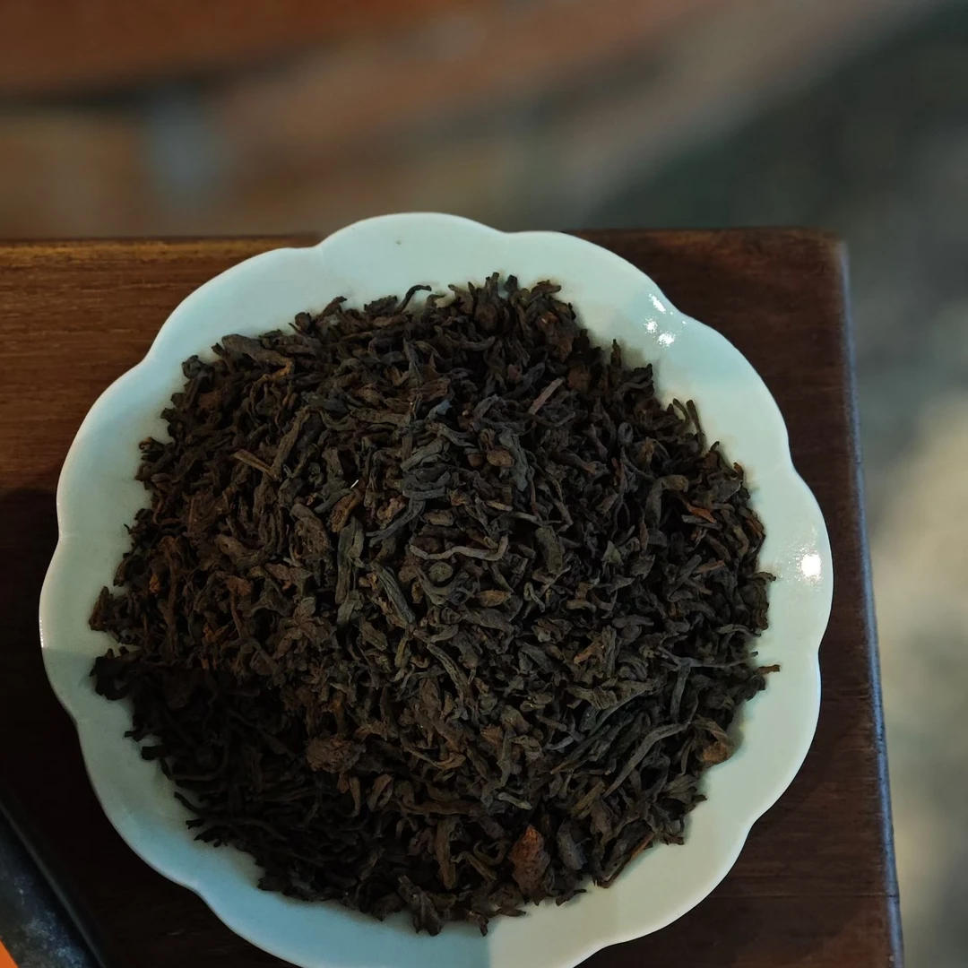 2013年广西梧州金花六堡茶娇姐请喝