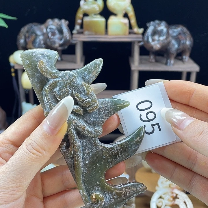 和田玉（糖玉）未镶嵌挂件