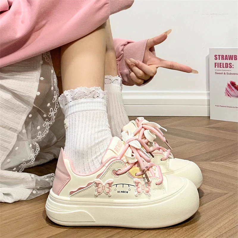 人本蝴蝶小白鞋女春季新款2026爆款网红百搭运动休闲厚底板鞋女鞋