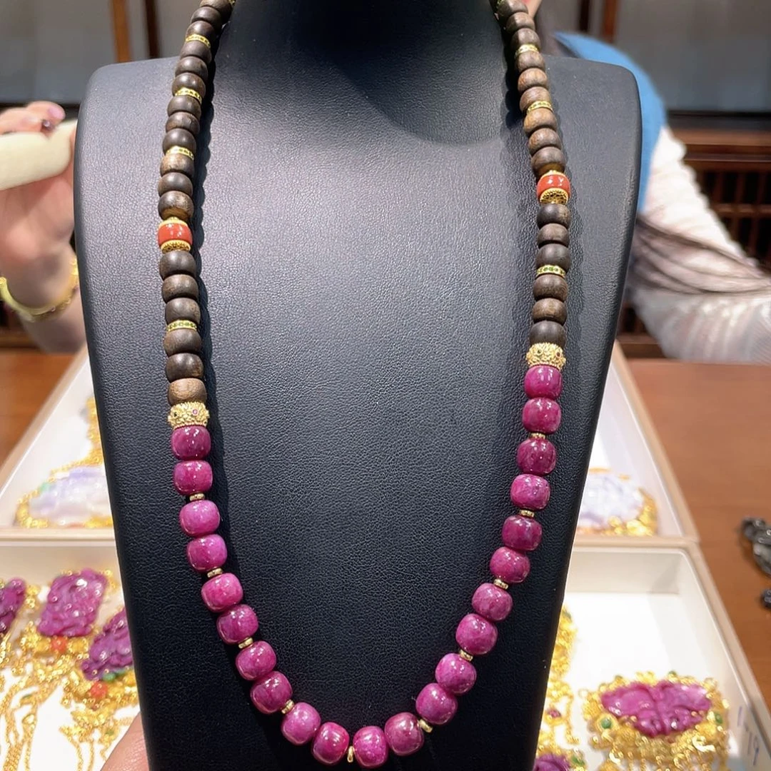 锦纶铁合金吊坠红宝