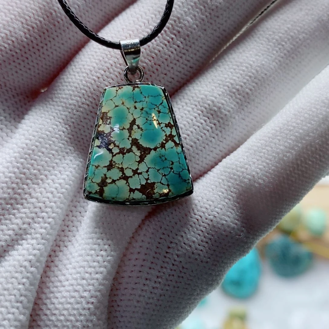 未镶嵌绿松石珠宝奇石