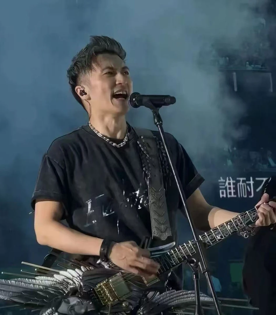 B-X Studio 2025欧洲站顶奢奢品圆领夏季高定上衣(七公子)