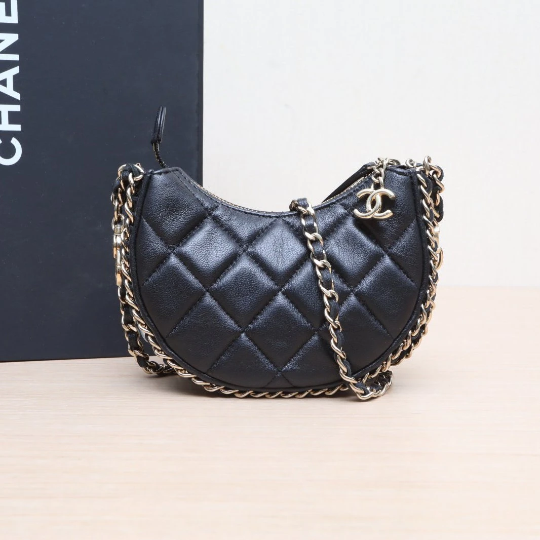 99新 Chanel/香奈儿 小花Jerry活动 23P 月牙包皮穿链包 芯片