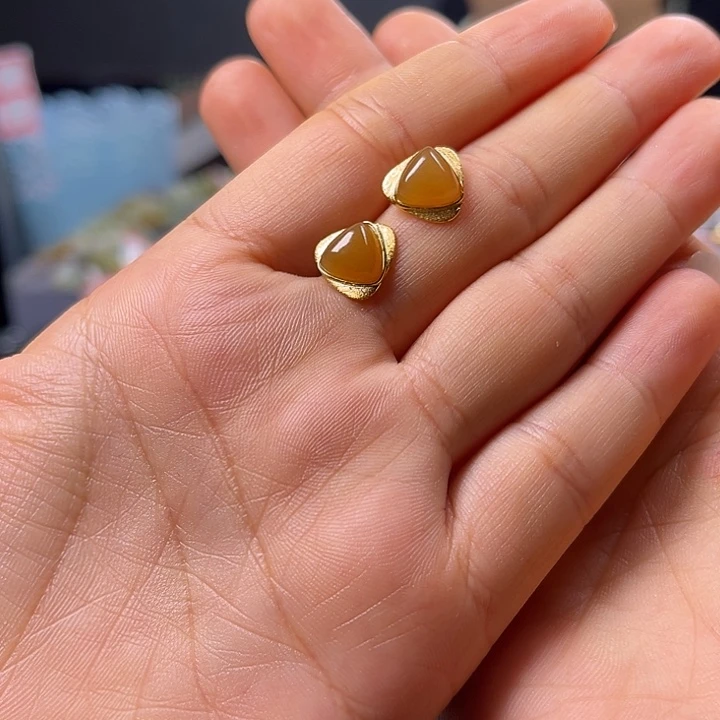 橙***.和田玉银S925镶嵌耳饰