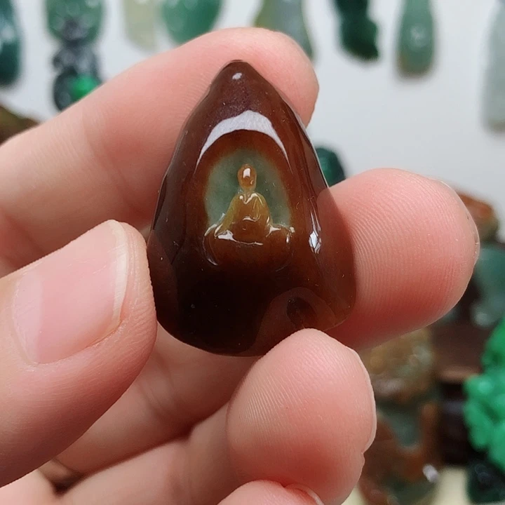 翡翠颈饰未镶嵌翡翠