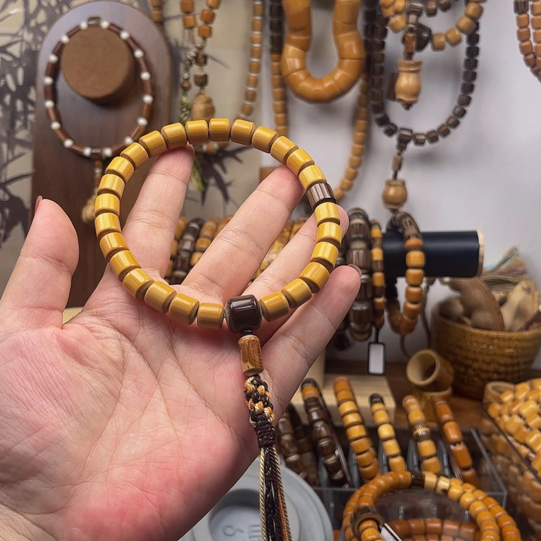 正***堂拂云梢手作。     手串