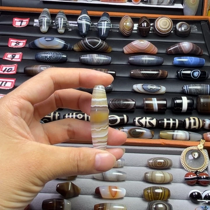 黄***骋玛瑙/玉髓未镶嵌颈饰