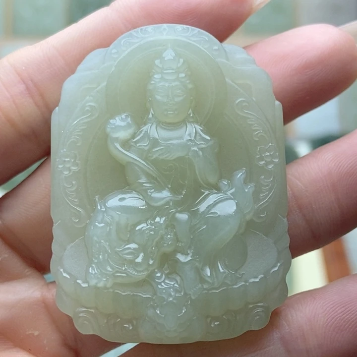 和田玉颈饰未镶嵌每****?