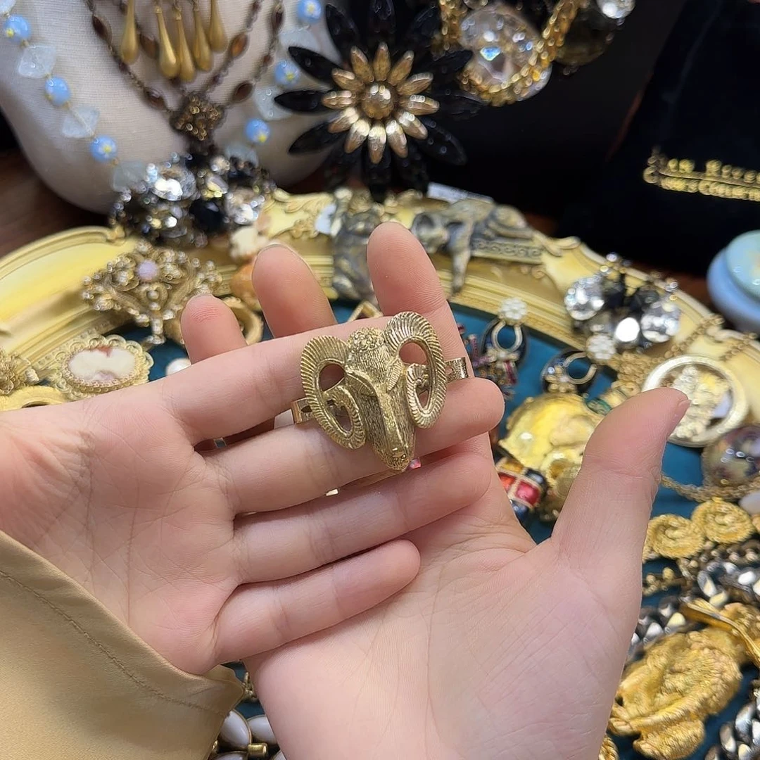 纯铜合金琉璃羊头丝巾扣