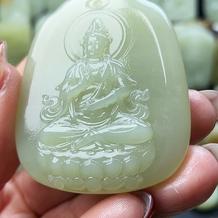 麦***菜和田玉（糖玉）未镶嵌颈饰