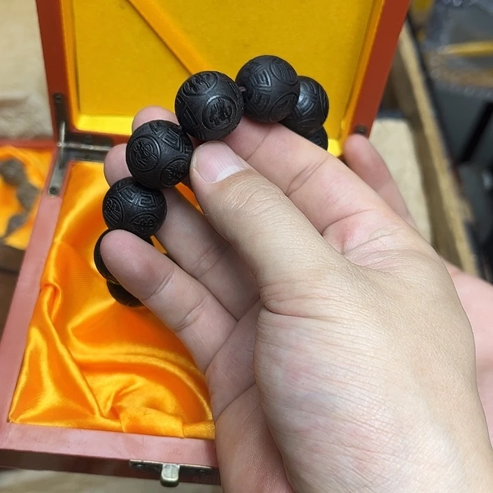 大叶紫檀（黑酸枝木类）