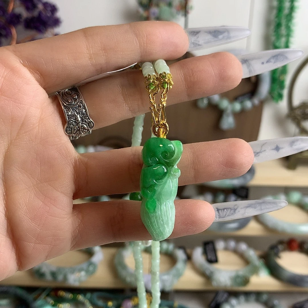 翡翠未镶嵌手镯好事花生吊坠阳绿