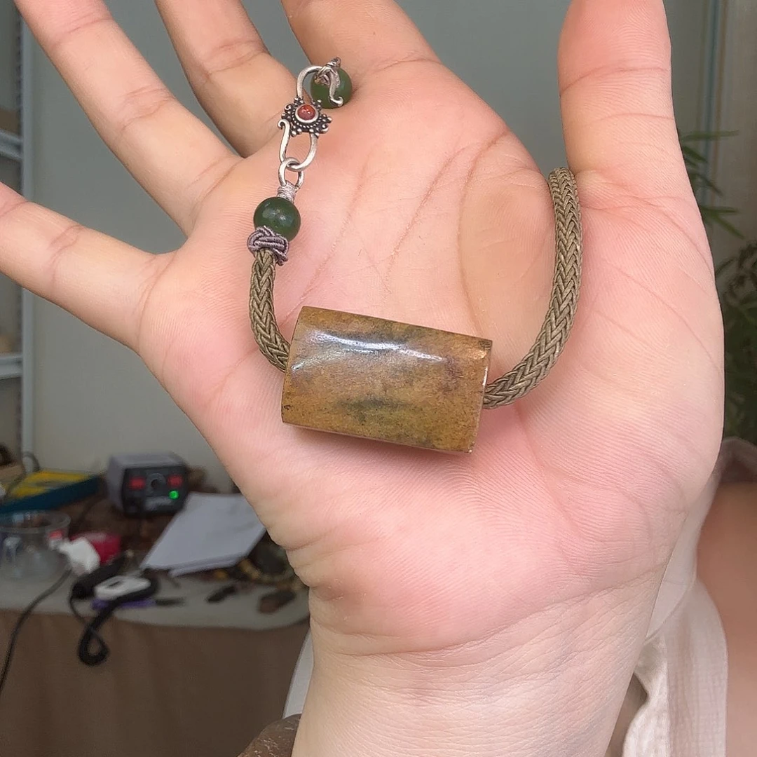 海***使岫岩河磨玉（透闪石质玉）未镶嵌颈饰