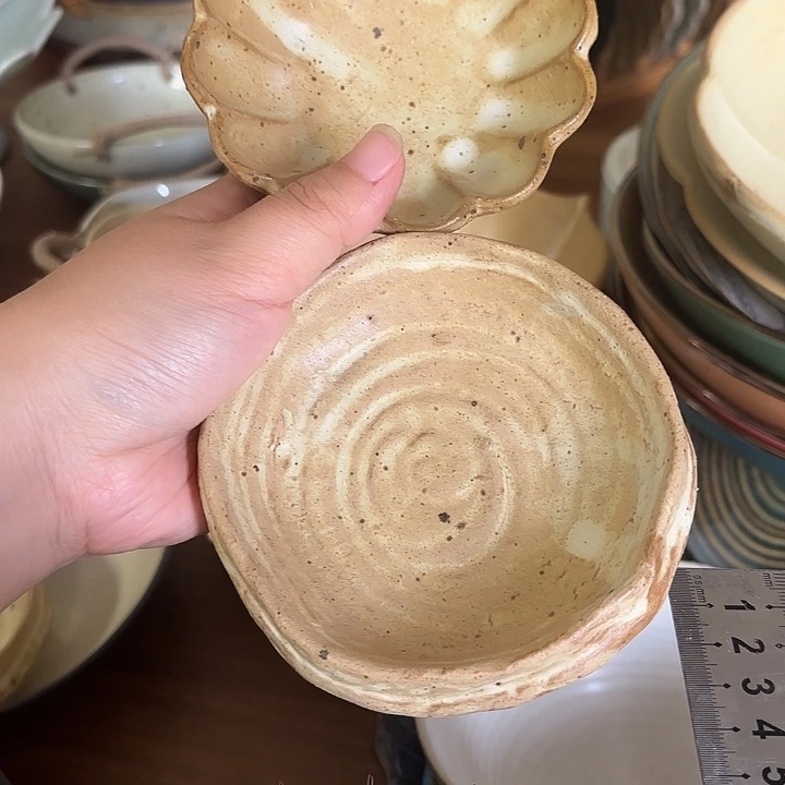 搪瓷花瓣粗陶味碟加螺纹味碟