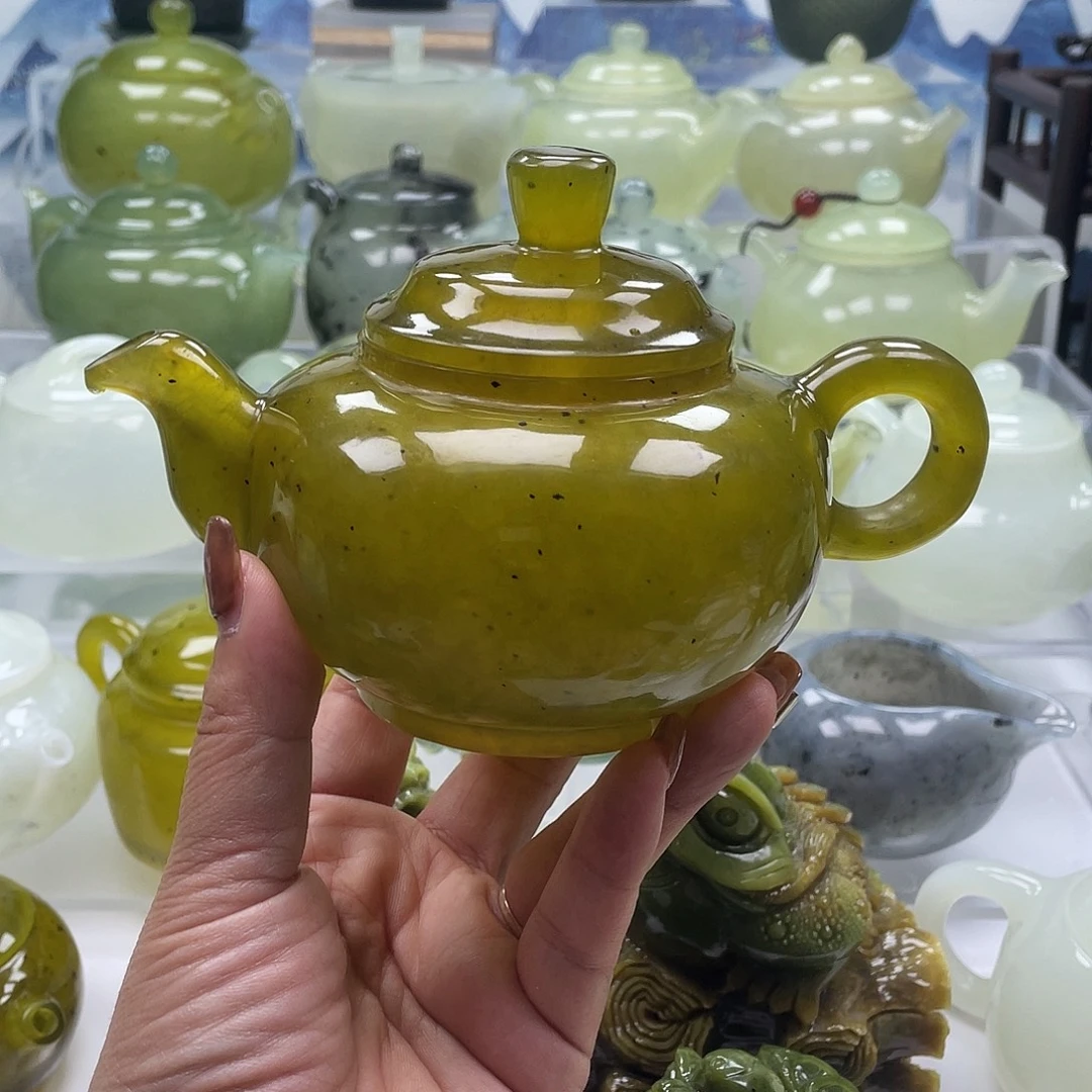 蛇纹石玉未镶嵌壶