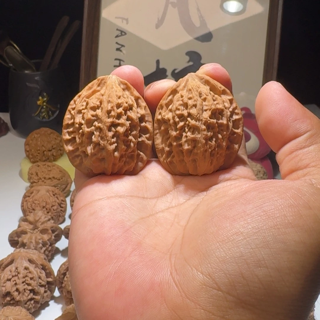 吊坠文玩核桃40尺寸野核九龙筋