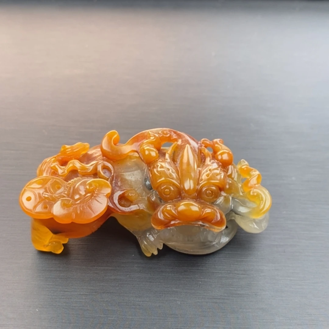 石英质玉（黄龙玉）未镶嵌颈饰