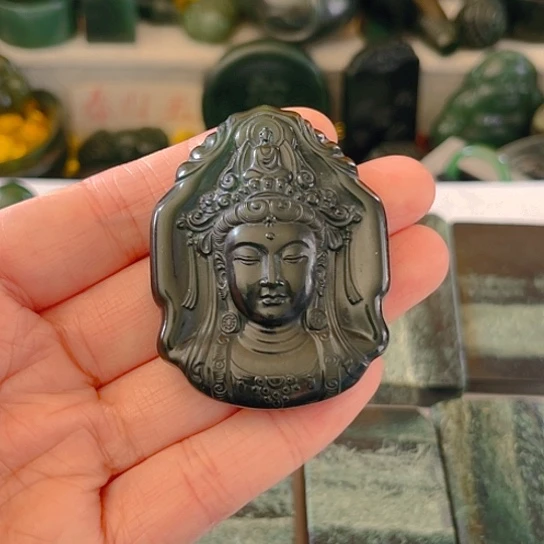 蛇纹石玉颈饰未镶嵌强*?