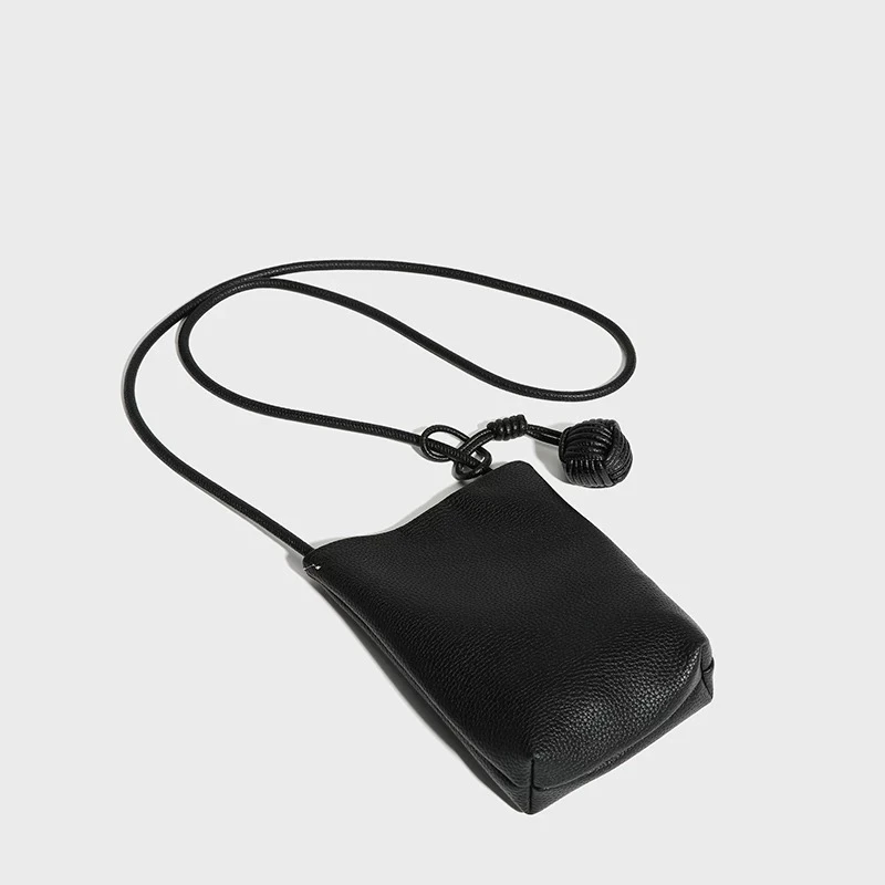 范范「福利款手机包」头层牛皮多巴胺球挂件 手机包通勤斜挎包