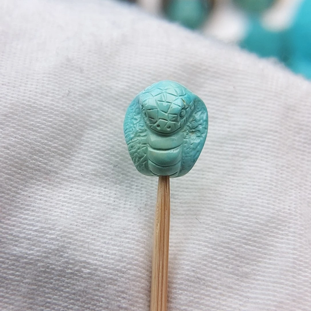 绿松石颈饰未镶嵌